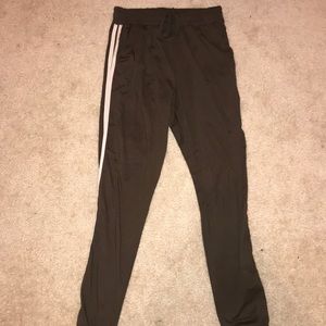 GREEN JOGGERS WITH STRIPES